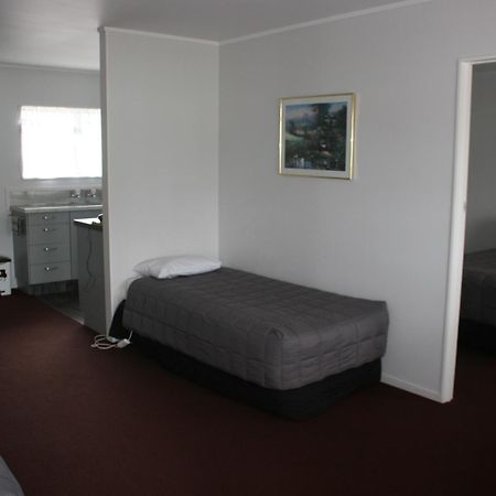 Burgundy Rose Motel Whangarei Eksteriør billede