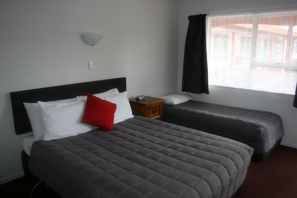 Burgundy Rose Motel Whangarei Eksteriør billede